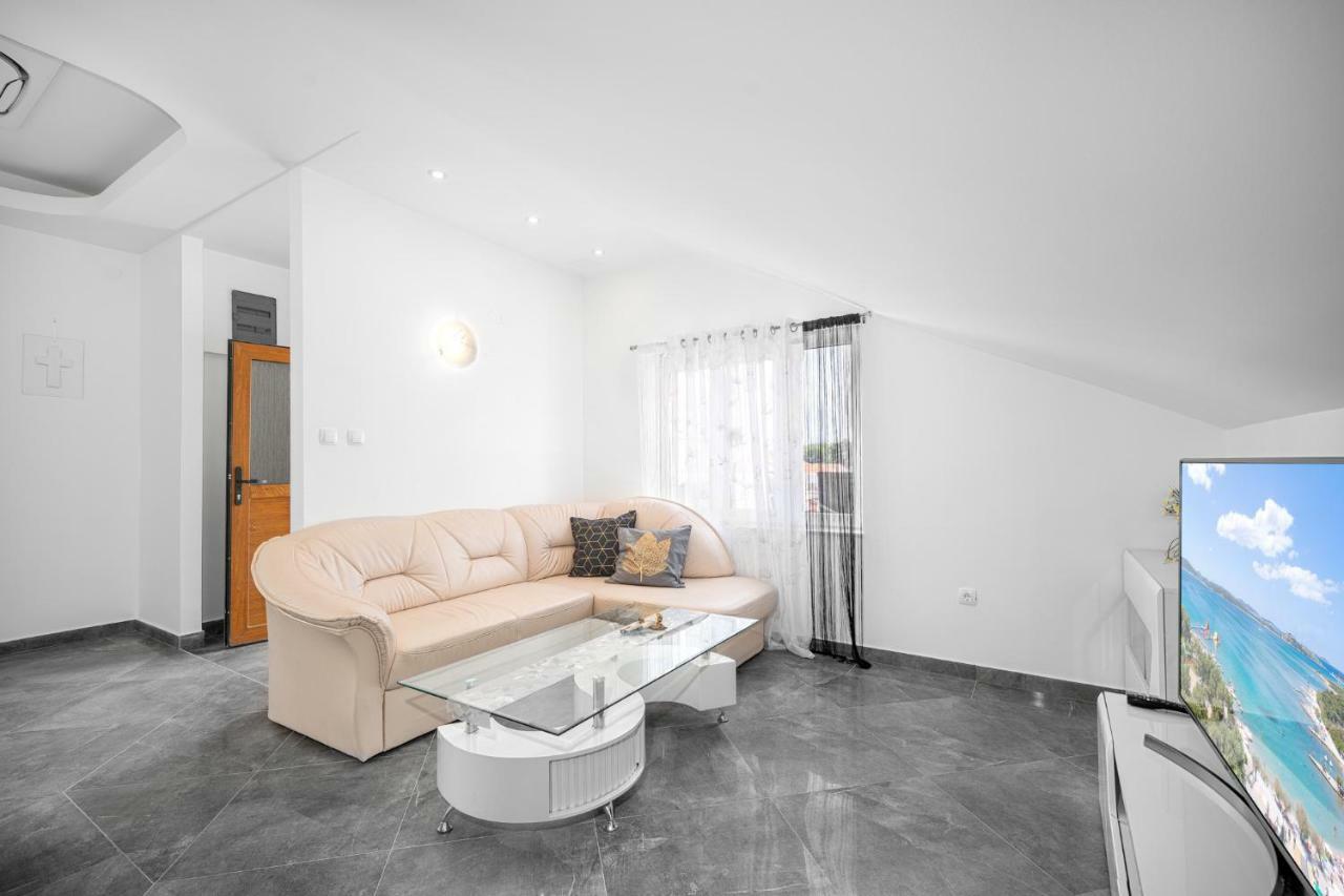 Apartments Lipic Vodice Eksteriør billede