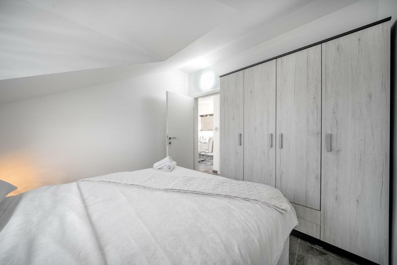 Apartments Lipic Vodice Eksteriør billede